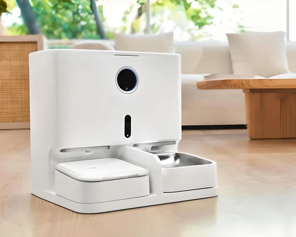 smart pet feeder with camera